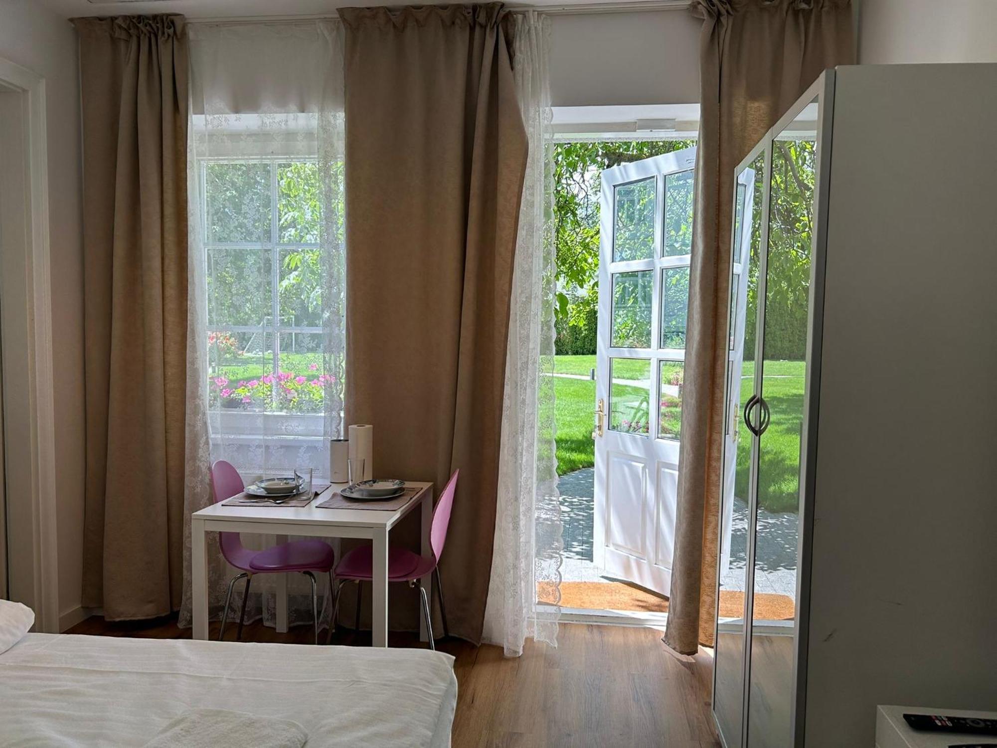Apartment Mit Gartenblick Und Terrasse 바덴 외부 사진